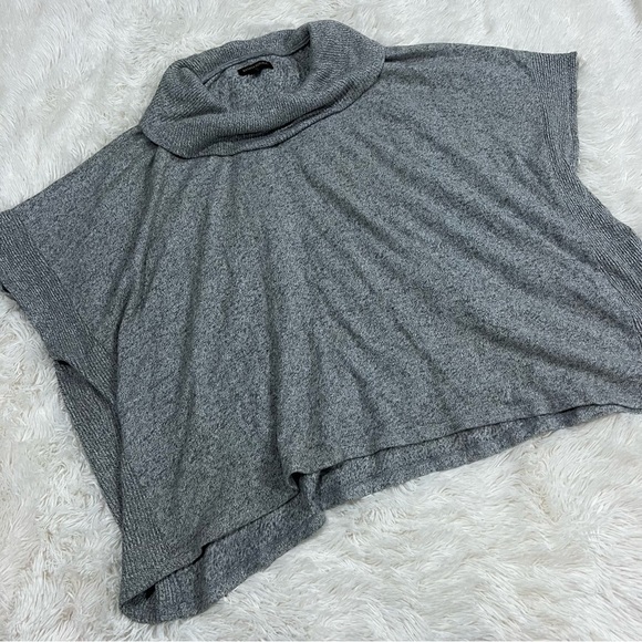 Banana Republic Cozy AF Cowl Neck Cotton Poncho woman’s M/L - Picture 2 of 10